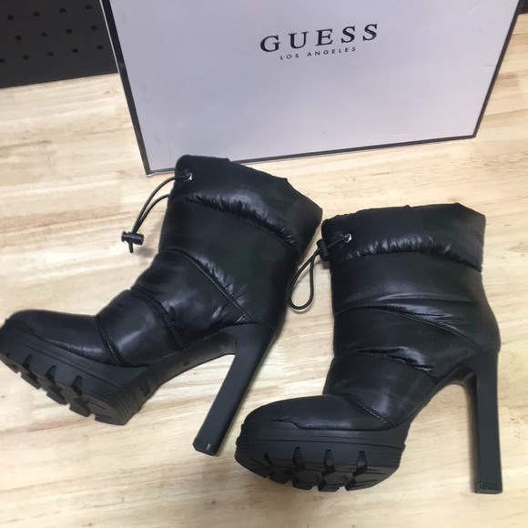 New WB Woman’s GUESS Black Women's High Heel Boots - Picture 5 of 6